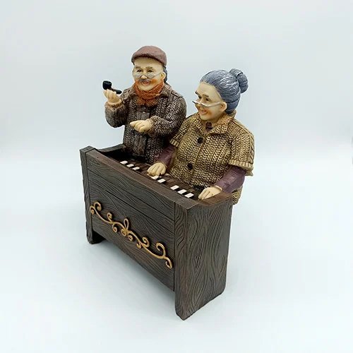 174485918_Cute-Couple-Lovely-Anniversary-Gift_2.jpg