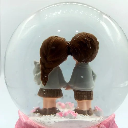 178226608_Yearn-Musical-Snow-Ball_3.jpg