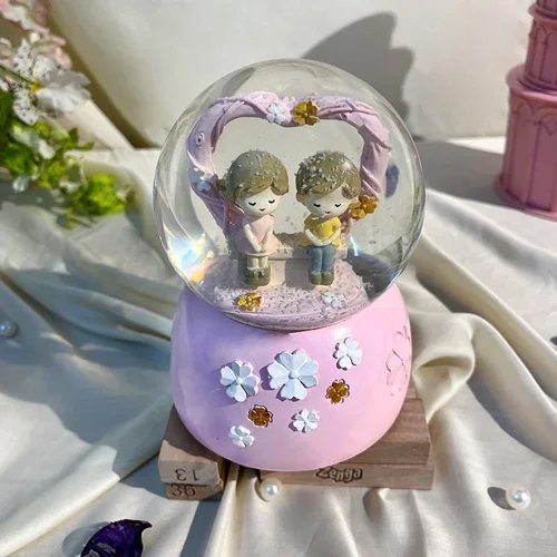 309345191_Cute-Musical-Crystal-Snow-Globe_3.jpg