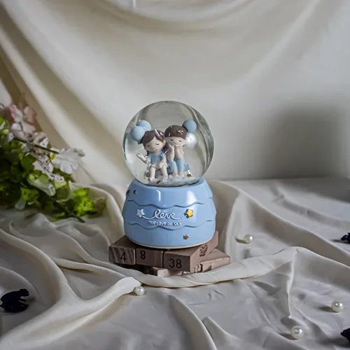 746670408_Winter-Lovers-Romantic-Musical-Snow-Globe_3.jpg
