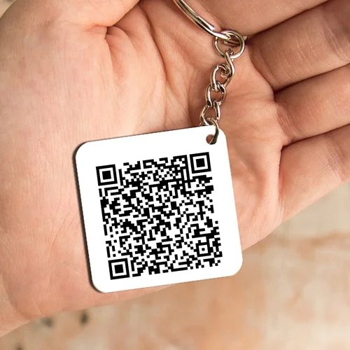853950441_QR-Code-Keychain_1.jpg