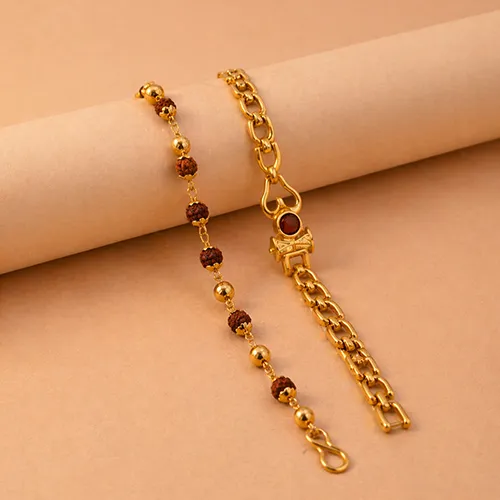911467505_Luxury-Bracelet-Rakhi-Hamper.webp