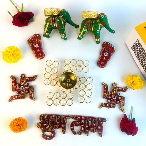 Giftii Festive Diwali Decoration Gift Set with Crystal Diya, Elephants diya & Shubh Labh-Giftii