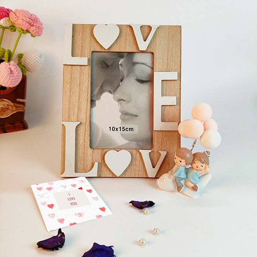 Personalized Wooden Photo Frame with Couple Figurine couple gift-Giftii