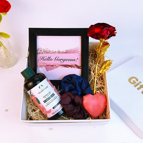 Gorgeous Valentine Gift Box For Her-Giftii