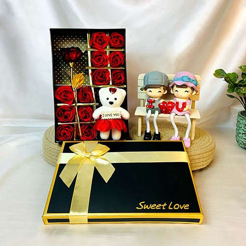 Cute Couple Figurine with Rose Teddy Box For Valentine-Giftii