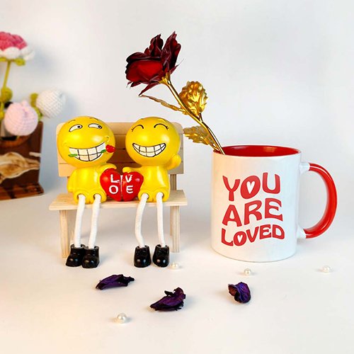 Valentine Special Smiley Couple with Printed Mug-Giftii