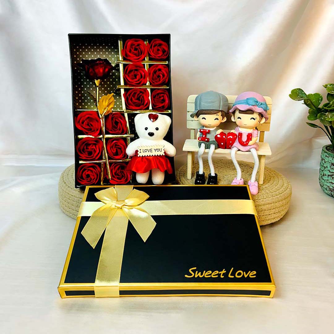 Love Gift Box with Teddy, Roses & Cute Couple Figurine – I Love You Edition